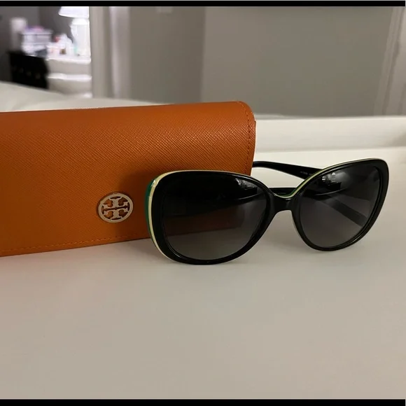 Tory Burch Dark Green Sunglasses with Orange Case Tory Burch | Accessories | Tory Burch Sunglasses Ty769u  main image 2